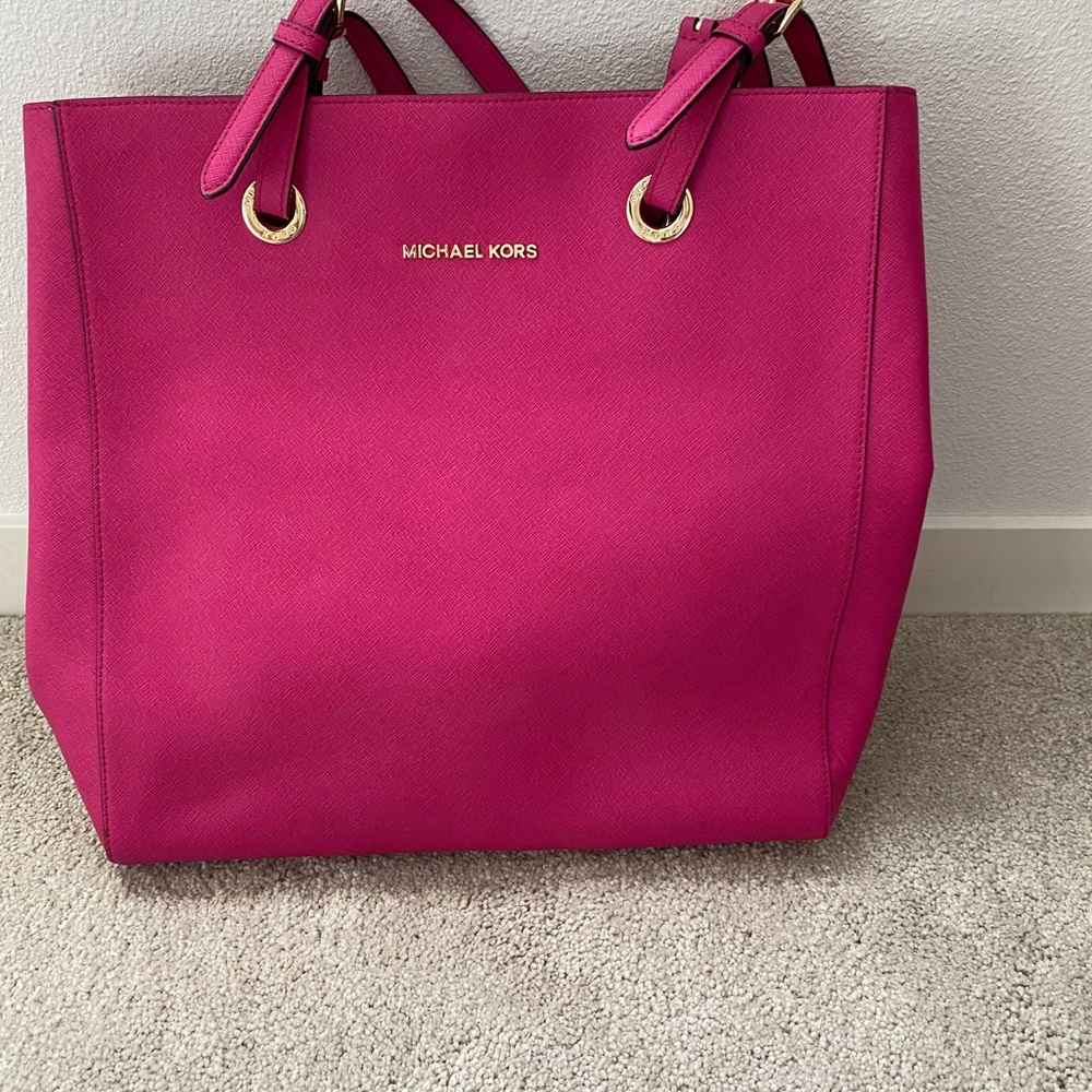 Michael Kors pink tote purse